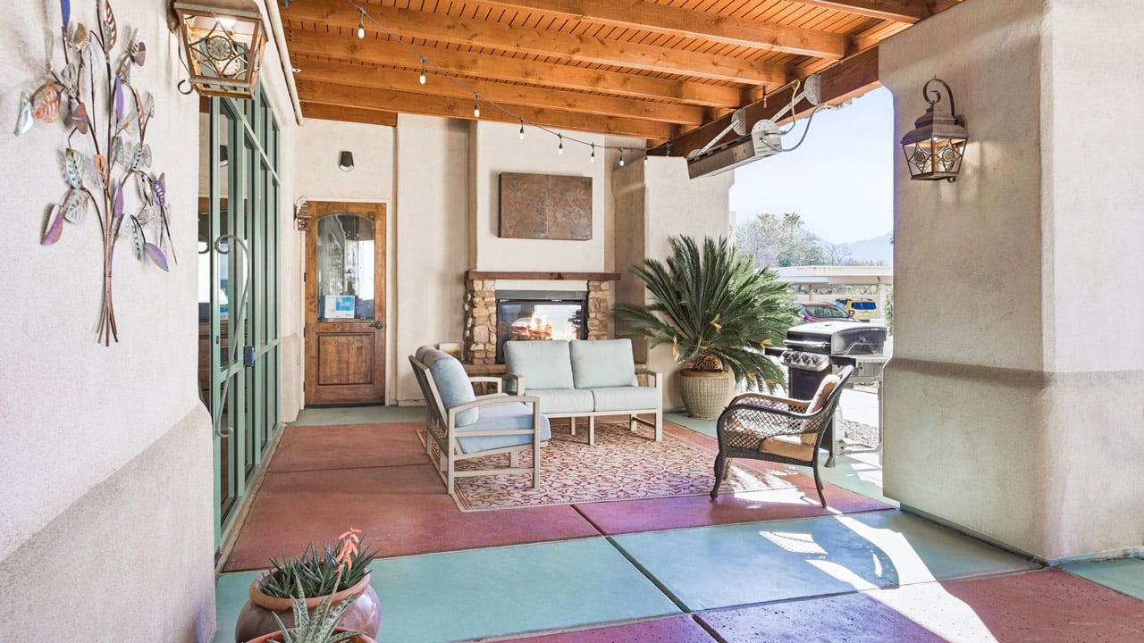The outdoor patio at The Peaks at Santa Rita